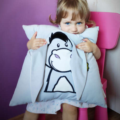 Dekoracyjna poduszka osiołek