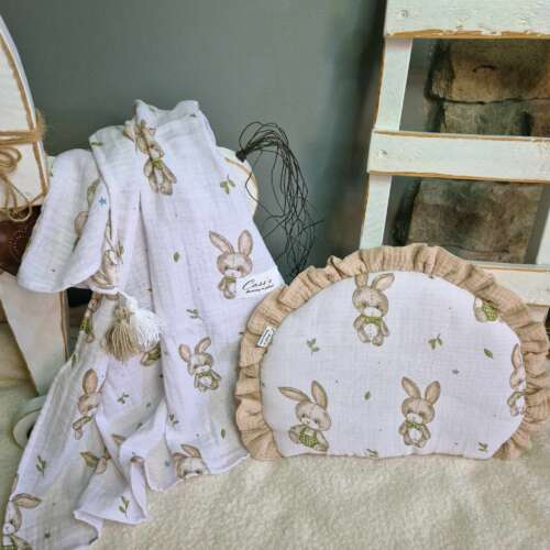 Kocyk/otulacz z podusią lub bez-wzór Króliczki beżowe