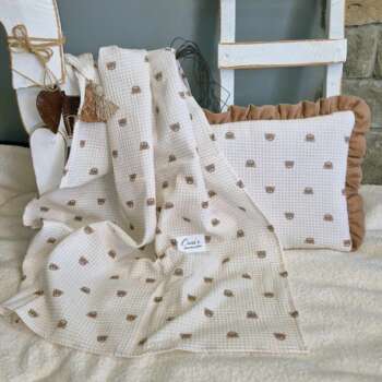 Kocyk/otulacz z podusią lub bez-wzór Kratka z misiami