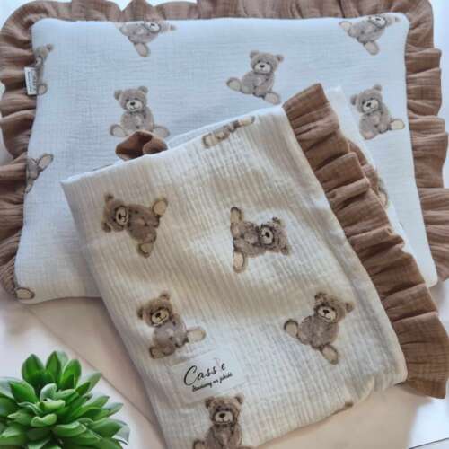 Kocyk/otulacz z podusią lub bez-wzór Misie z falbanami