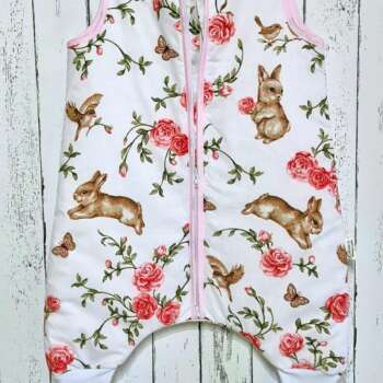 Śpiworek z nogawkami wzór-Różyczki z zającem